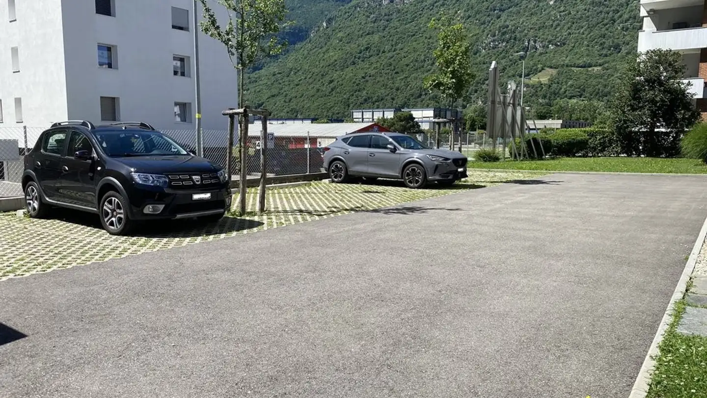 Outdoor parking space for rent - Via Stefano Franscini 14, 6710 Biasca