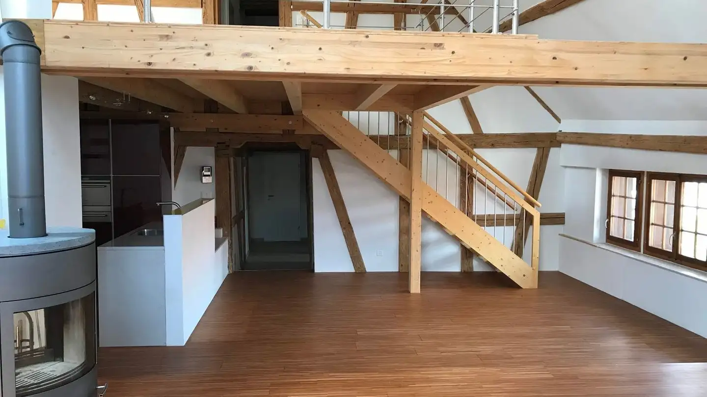 Dachgeschosswohnung mieten - Dorfstrasse 1, 5423 Freienwil