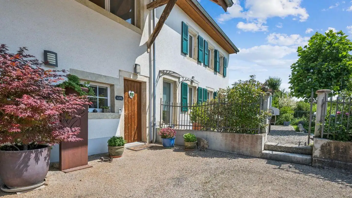 Farm for sale - 2924 Montignez