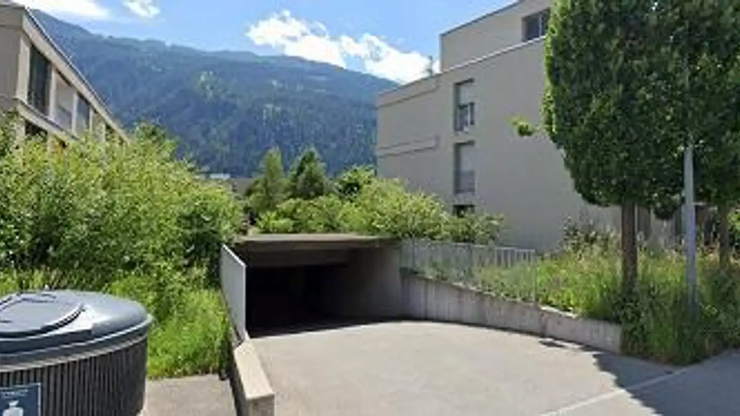 Outdoor parking space for rent - 7013 Domat/Ems