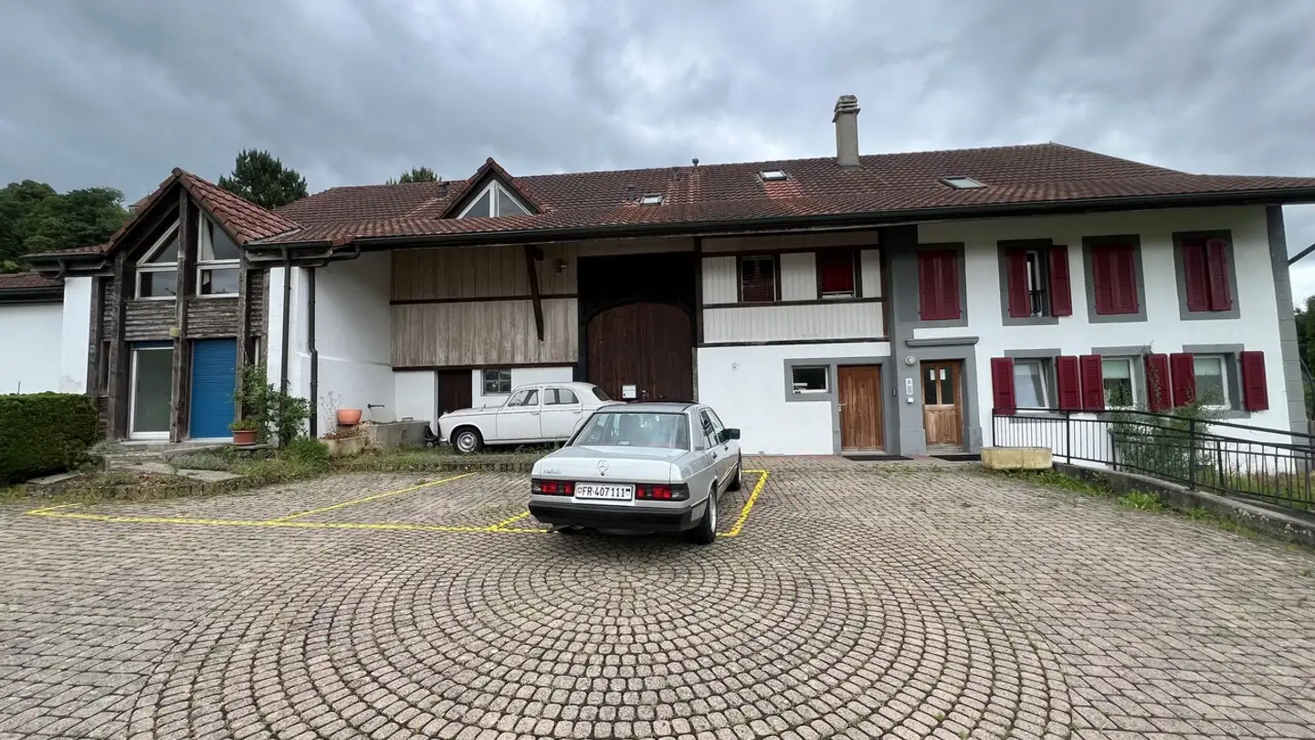 Dachgeschosswohnung mieten - Route du Péage 3, 1673 Rue - Foto 2