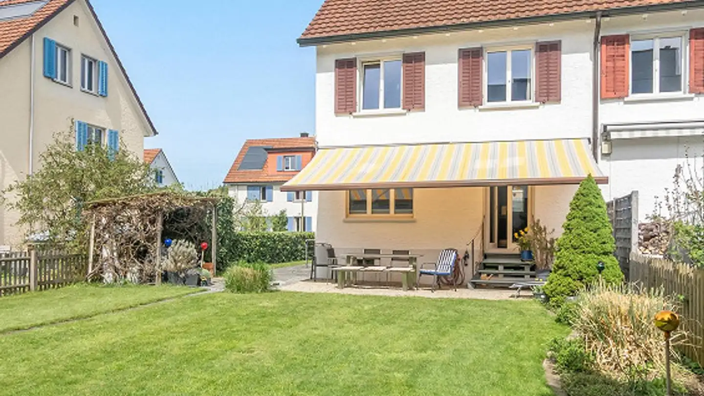 Stepped house for sale - 8408 Winterthur