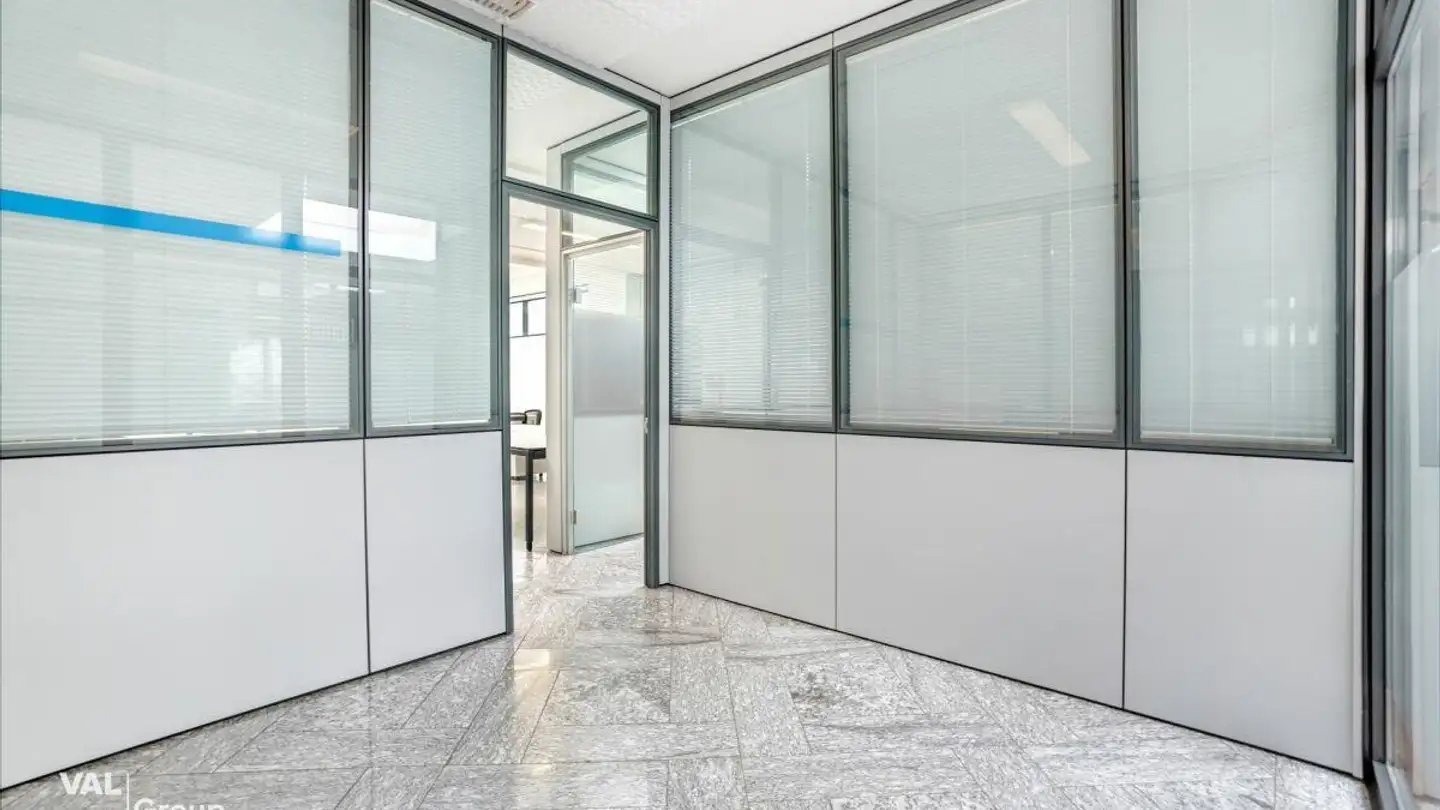 Office space for rent - 3930 Eyholz