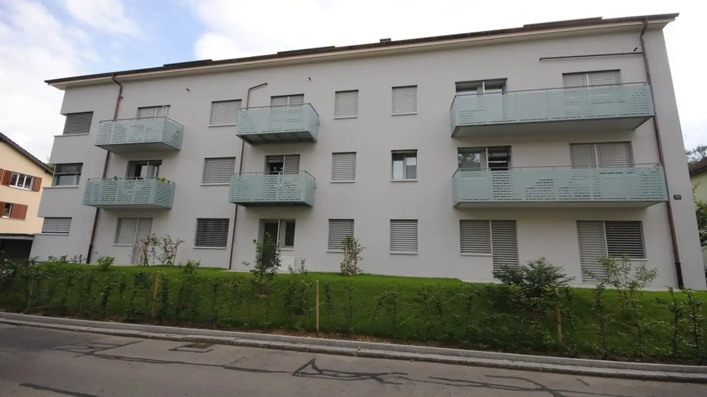 Parkplatz im Freien mieten - Langfurren 32, 8057 Zürich