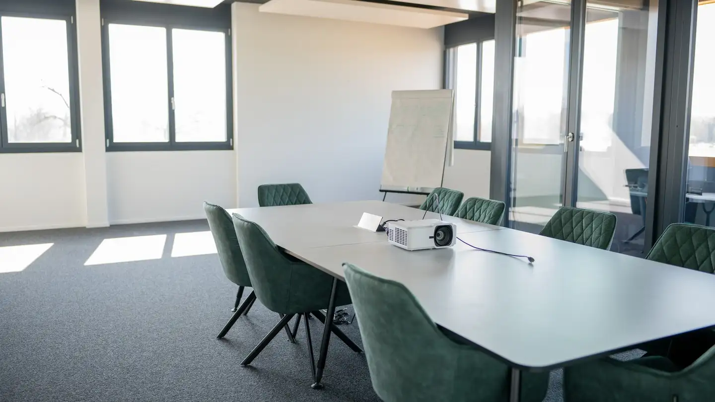 Commercial à louer - Station-West 2a, 6023 Rothenburg