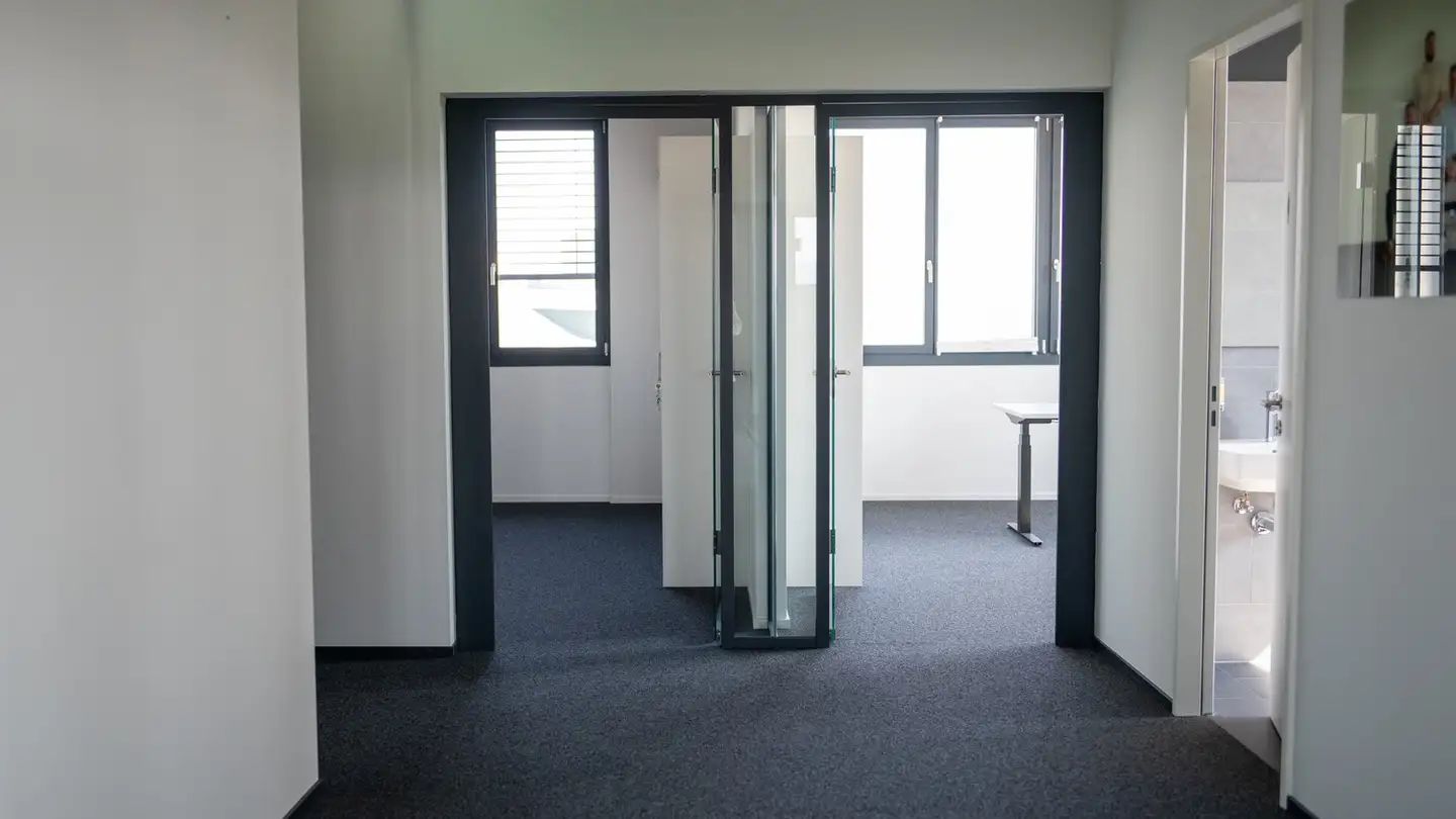 Commercial à louer - Station-West 2a, 6023 Rothenburg - Photo 2