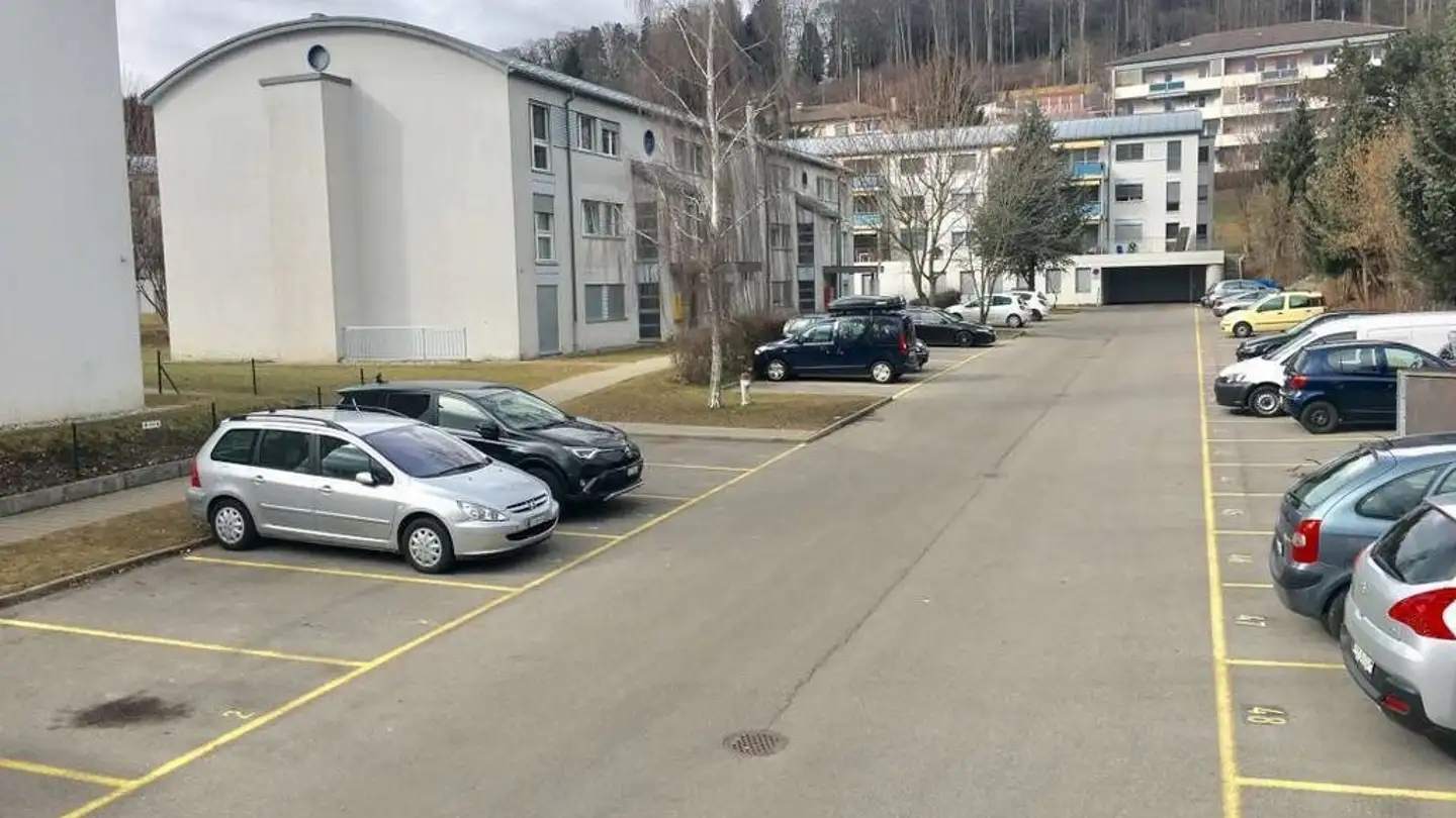 Parkplatz im Freien mieten - 1753 Matran