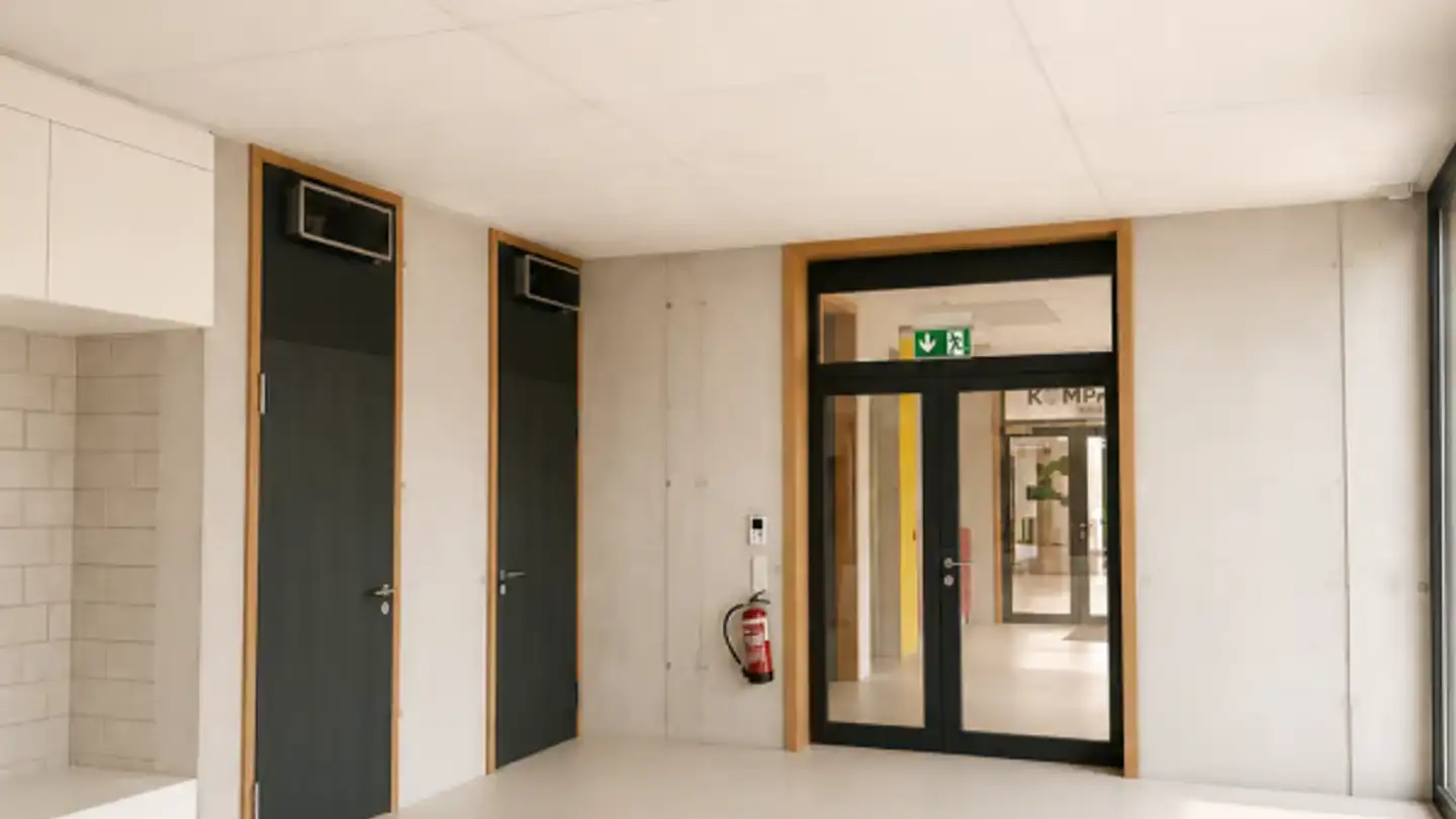 Gewerbe mieten - Wehntalerstrasse 400, 8046 Zürich - Foto 2