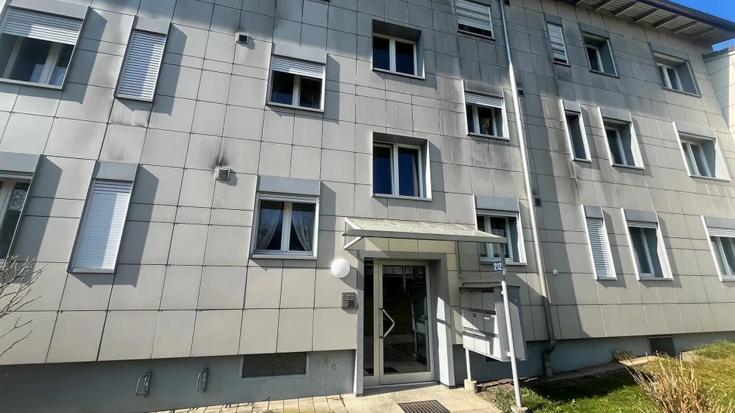Workshop for rent - Neunbrunnenstrasse 212, 8046 Zürich
