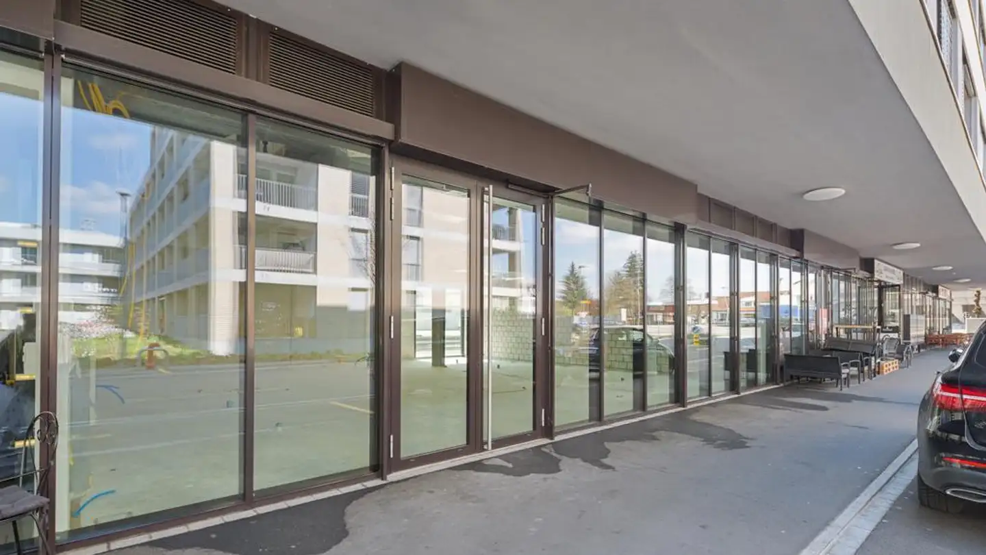 Commercial for rent - Bahnhofstrasse 5, 5034 Suhr - Photo 2