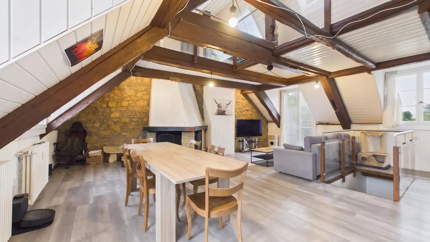 Attic flat for rent - Rue Haute 4, 2013 Colombier NE - Photo 3