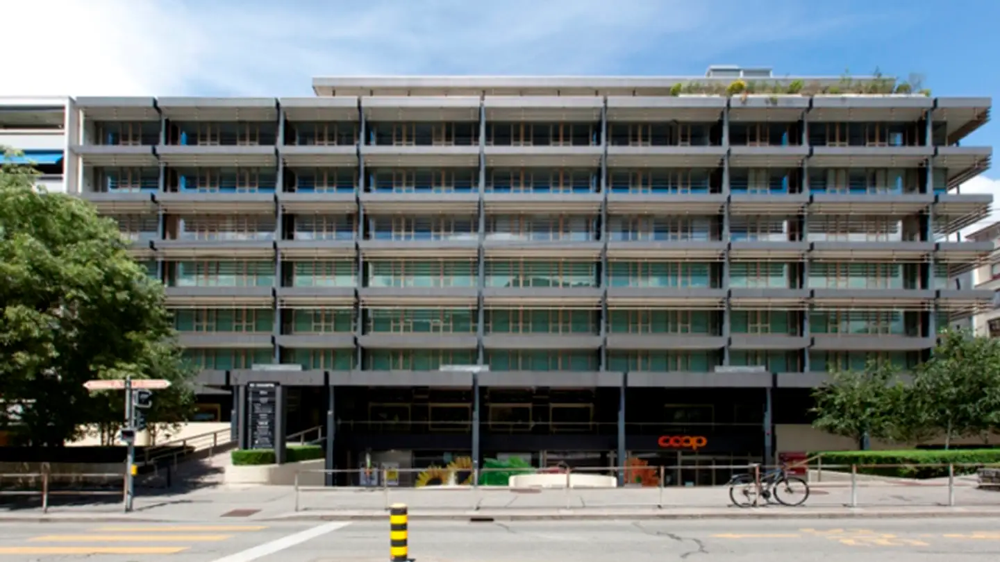 Place de parking souterraine à louer - Avenue De Champel 8, 1206 Genève