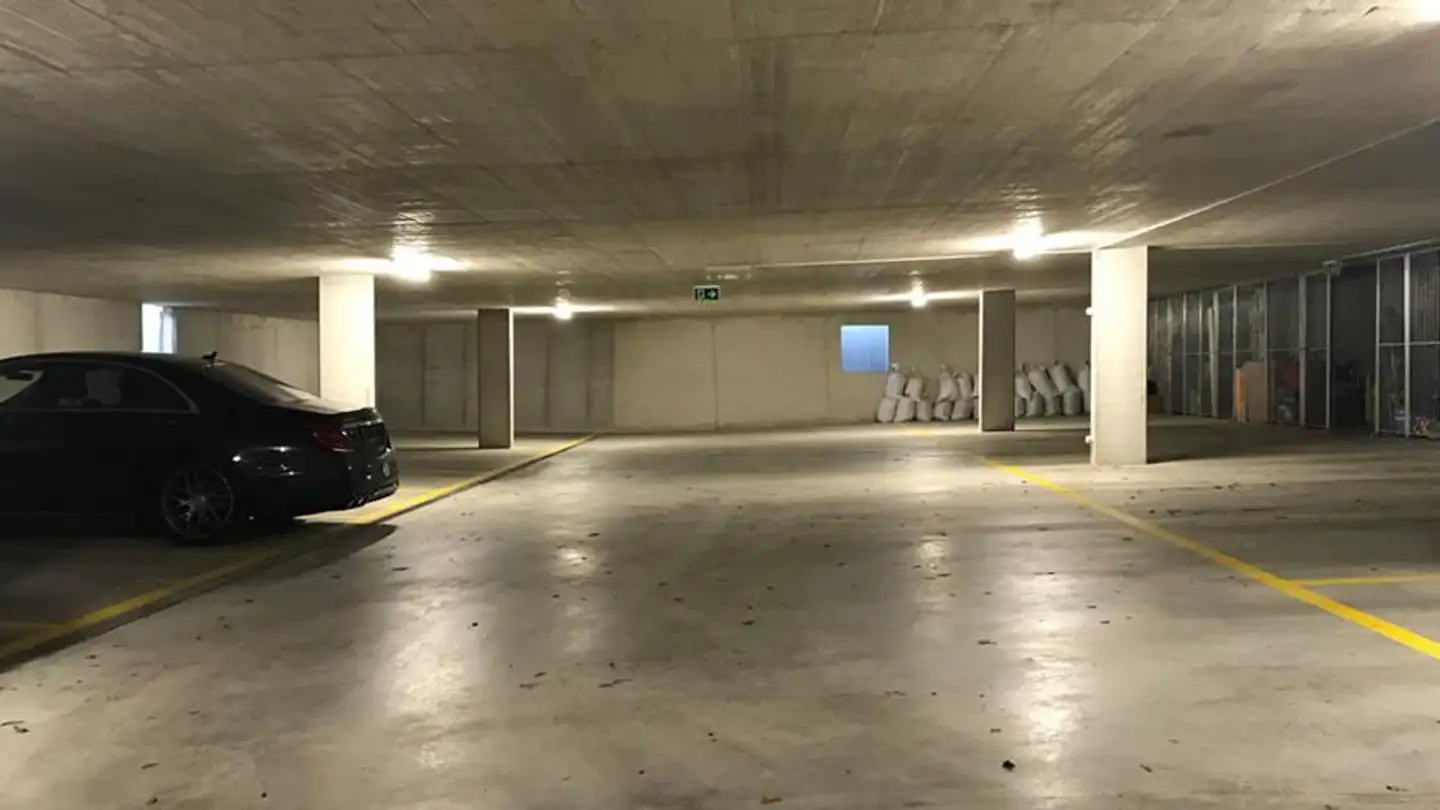 Single garage for rent - Rue De L'emancipation 19b, 2300 La Chaux-de-Fonds - Photo 4