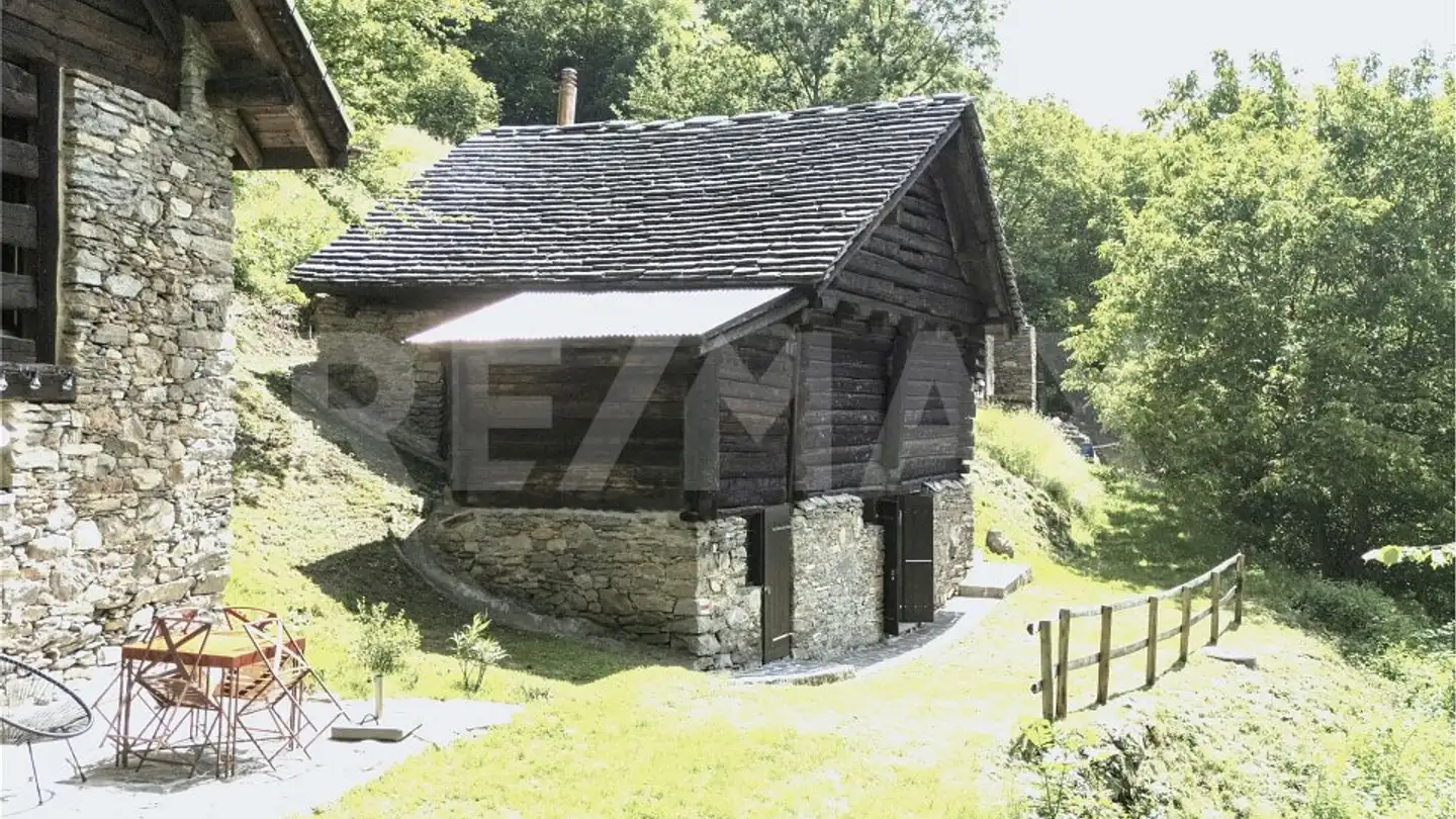 Single house for sale - 6760 Carì