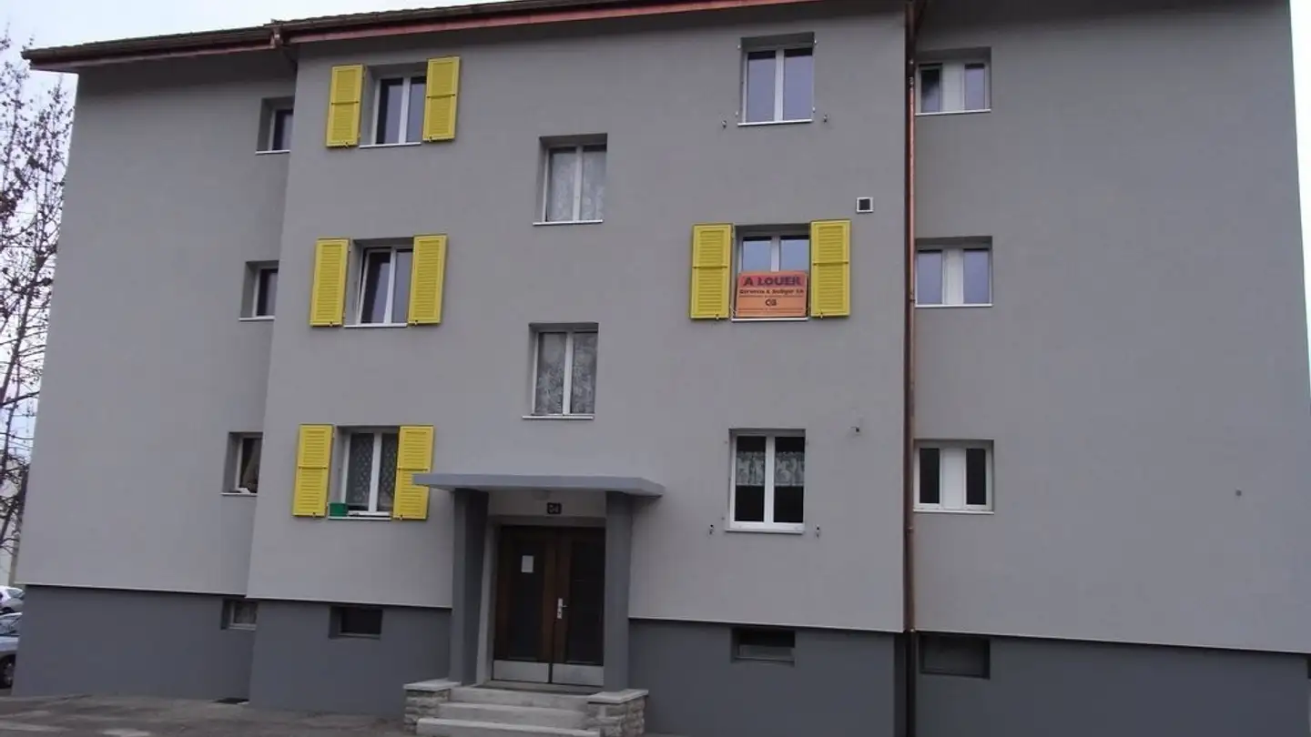Outdoor parking space for rent - Le Crêt-Du-Locle 5d, 2322 Le Crêt-du-Locle