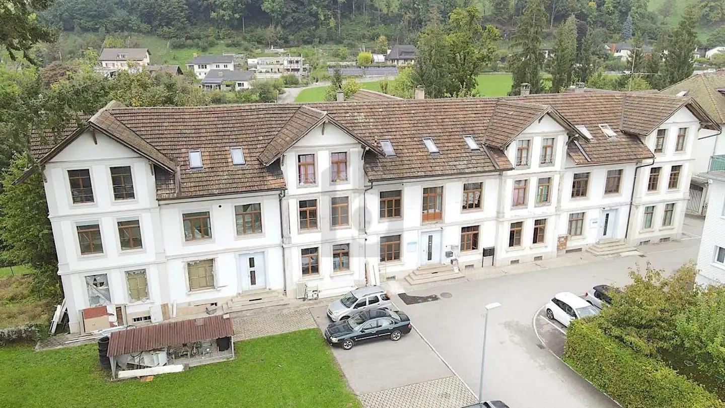 Mixed-use building for sale - 4950 Huttwil