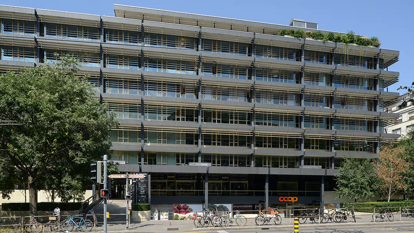 Place de parking souterraine à louer - Avenue De Champel 8, 1206 Genève - Photo 2
