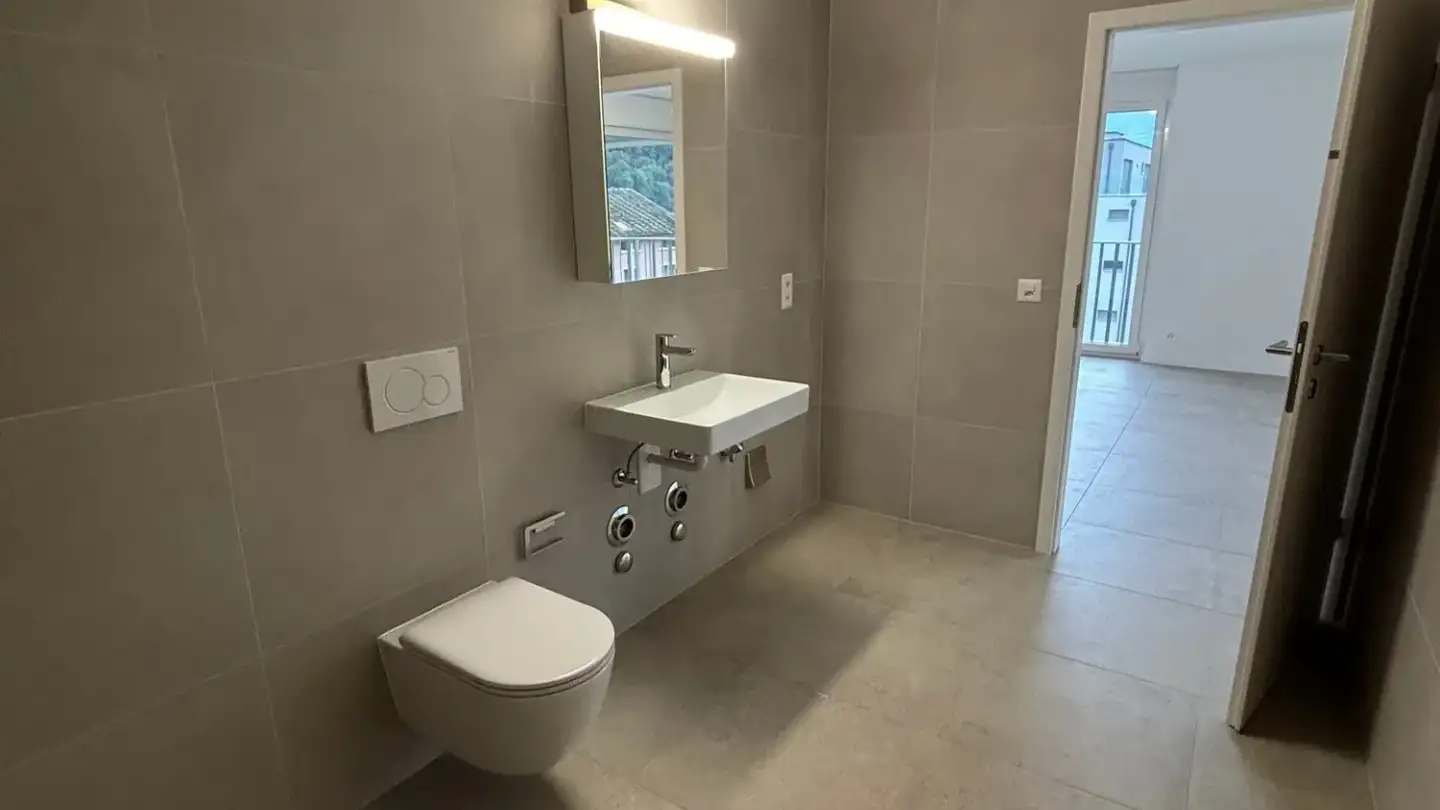 Apartment for rent - Avenue Du Simplon 31, 1870 Monthey - Photo 3