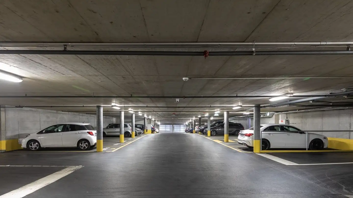 Place de parking couverte à louer - Via Luigi Taddei 4, 6962 Viganello