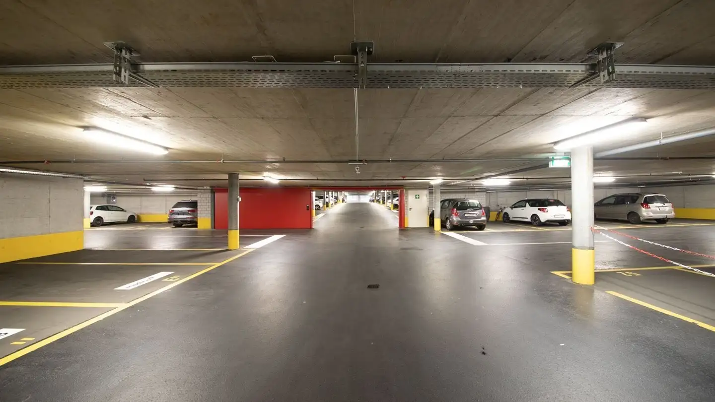 Place de parking couverte à louer - Via Luigi Taddei 4, 6962 Viganello - Photo 4