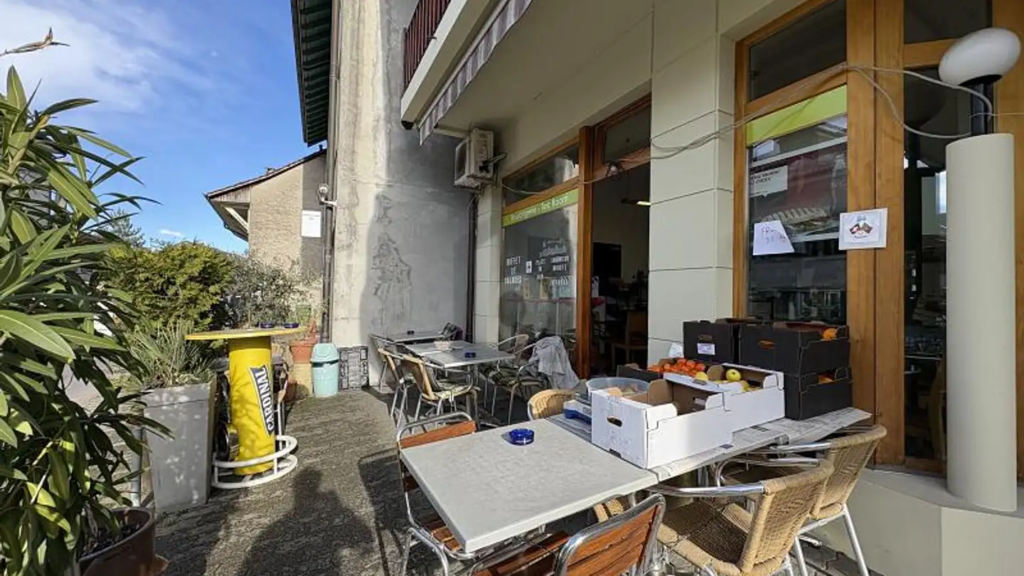 Restaurant for rent - 1233 Bernex