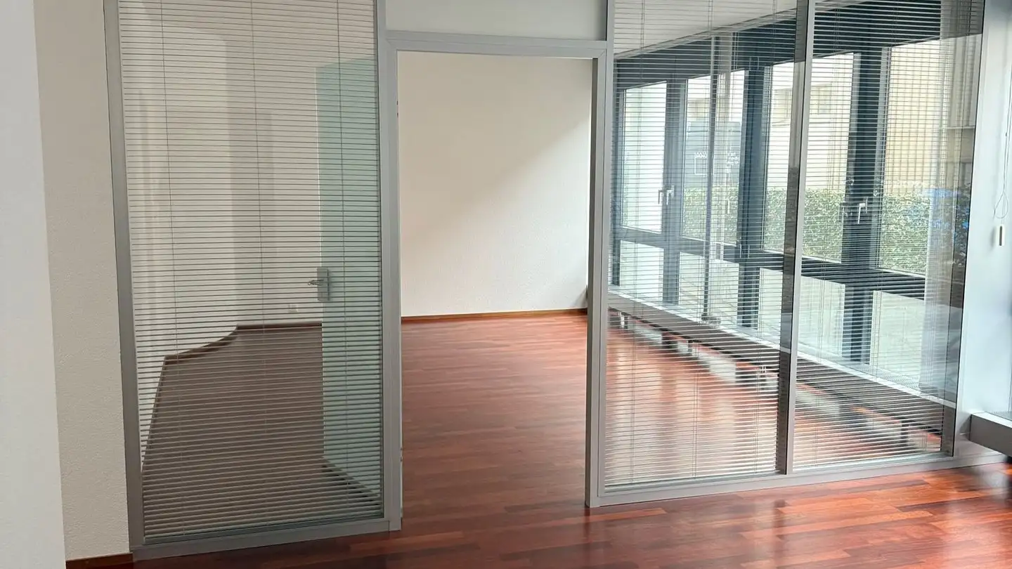 Office space for rent - Pfeffingerstrasse 19, 4153 Reinach BL