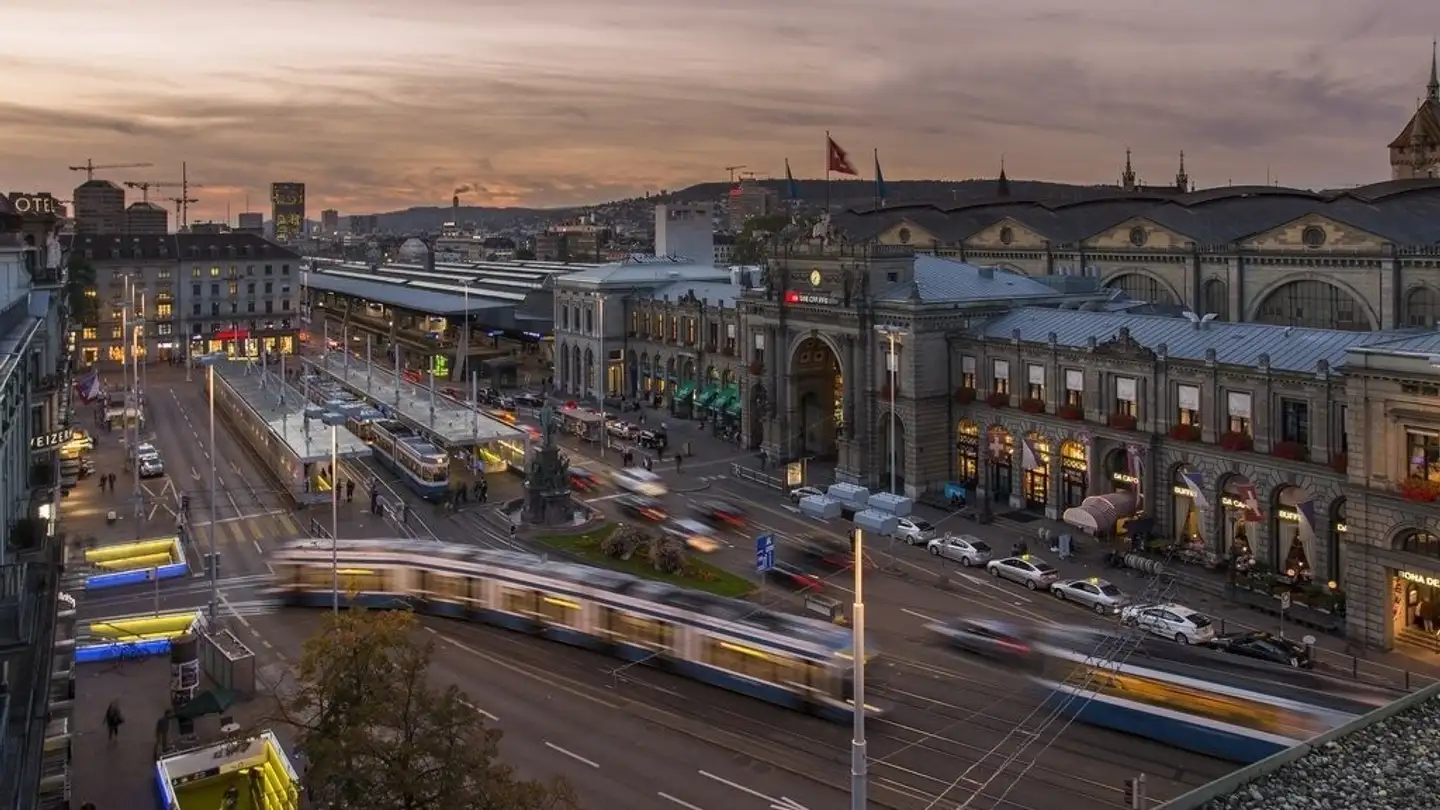 Negozio con vetrina in affitto - Bahnhofplatz 3, 8001 Zürich