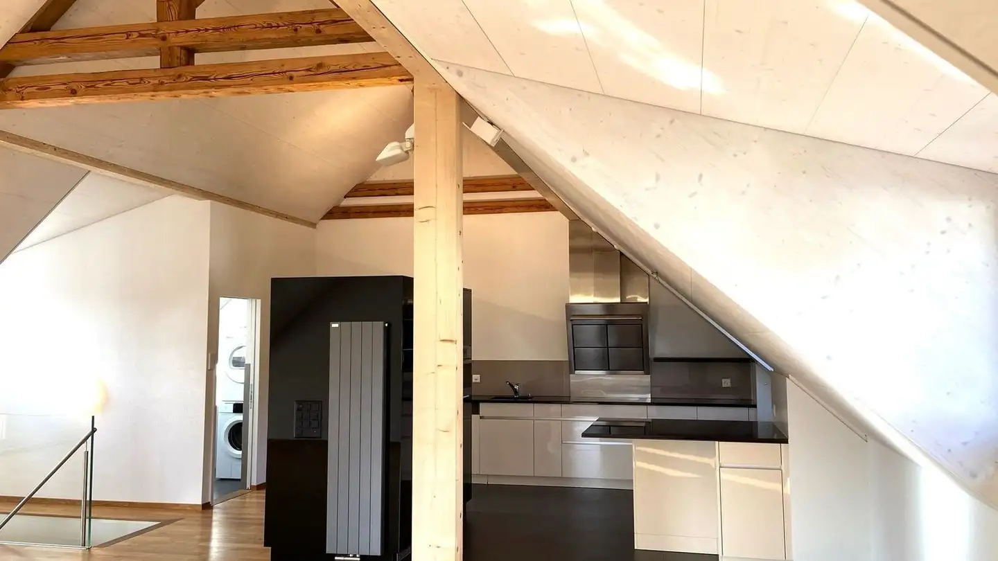 Dachgeschosswohnung mieten - Mühlestrasse 21, 3177 Laupen BE