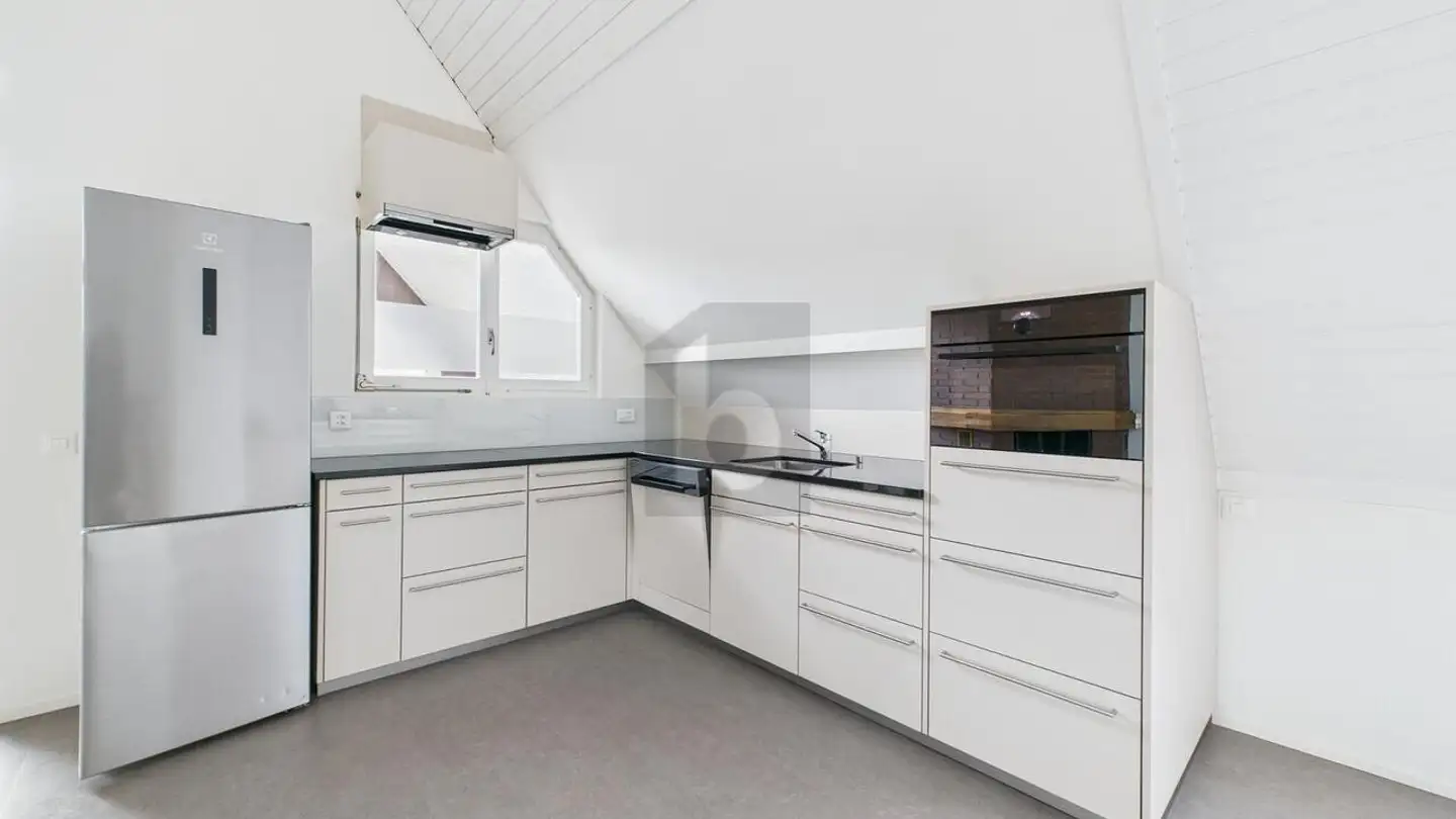 Attic flat for rent - 4153 Reinach BL - Photo 2