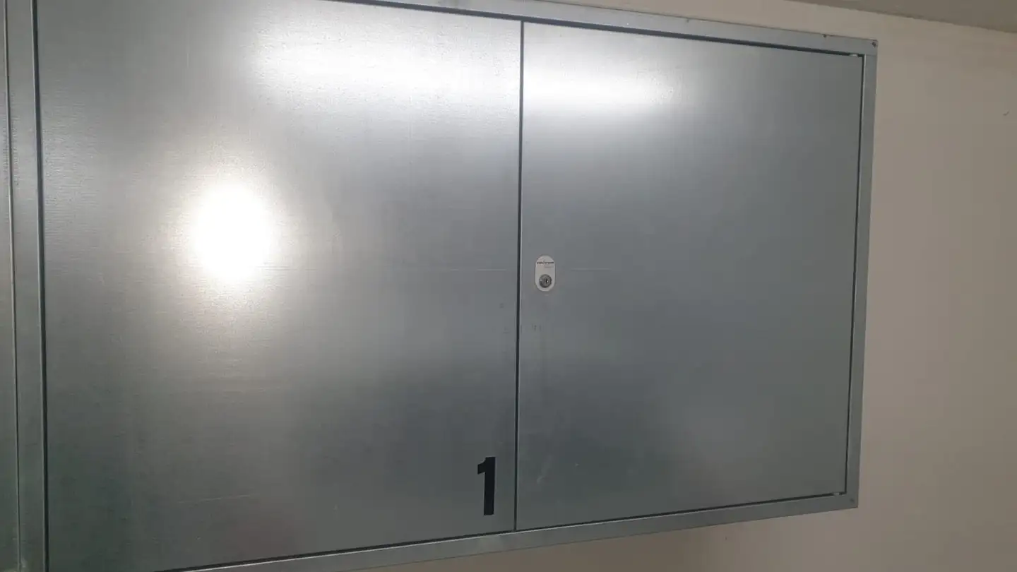 Place de parking extérieure à louer - Bolsternbuckstrasse 9, 8483 Kollbrunn - Photo 2