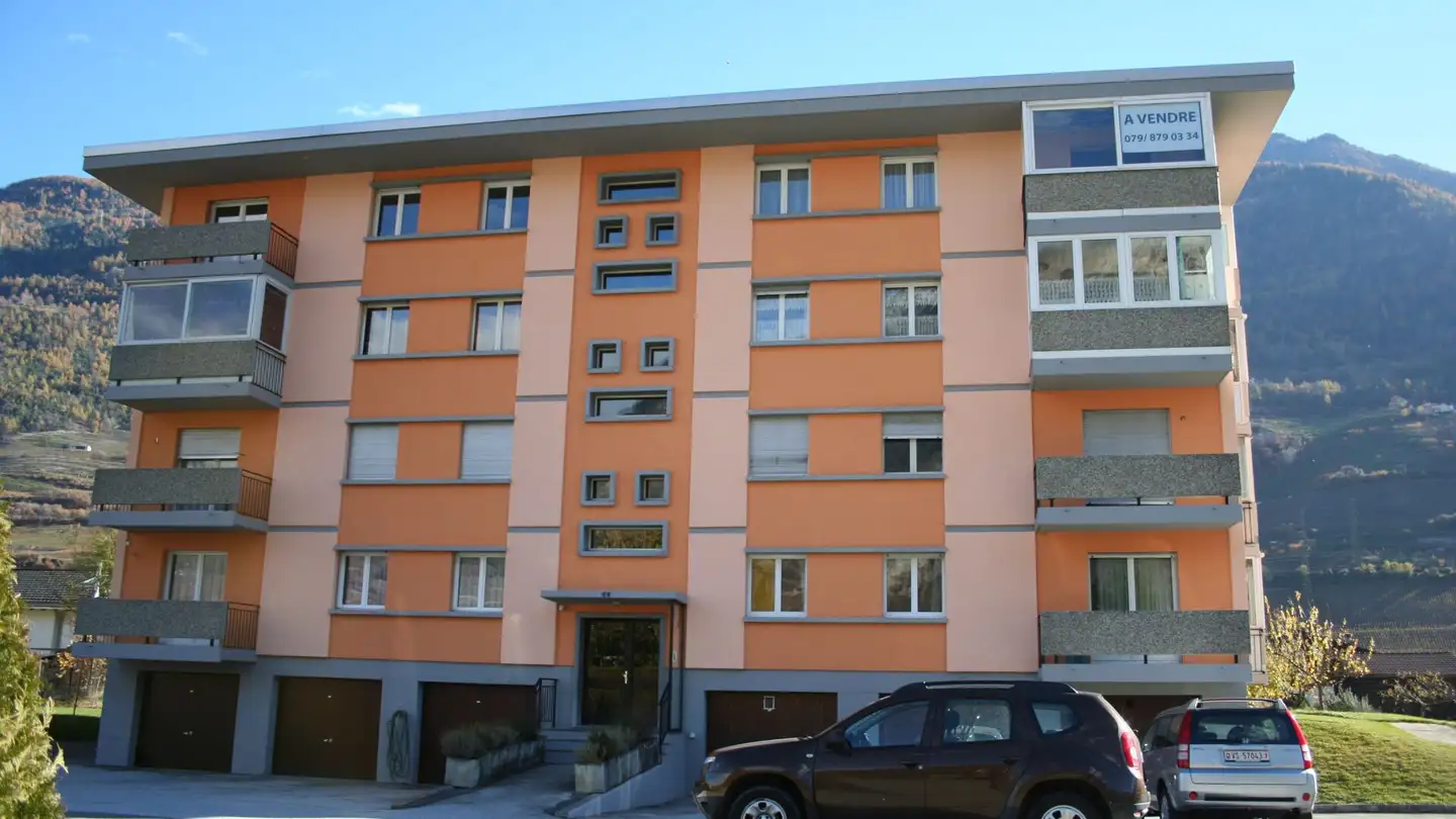 Outdoor parking space for rent - Rue Du Rhône 16, 1907 Saxon - Photo 2