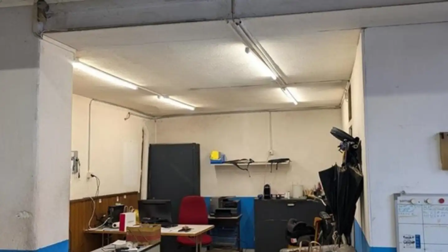 Commercial à louer - Avenue Des Alpes 12, 1820 Montreux