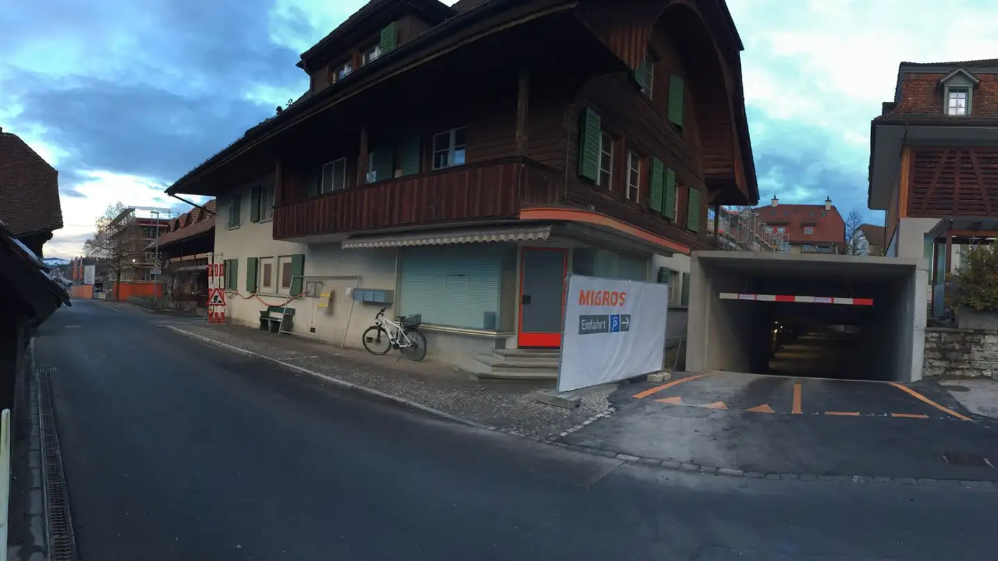 Überdachter Parkplatz mieten - Oberdorfstrasse 31, 3612 Steffisburg