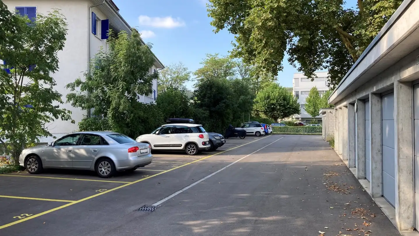 Place de parking extérieure à louer - Stockertstrasse 28, 4132 Muttenz