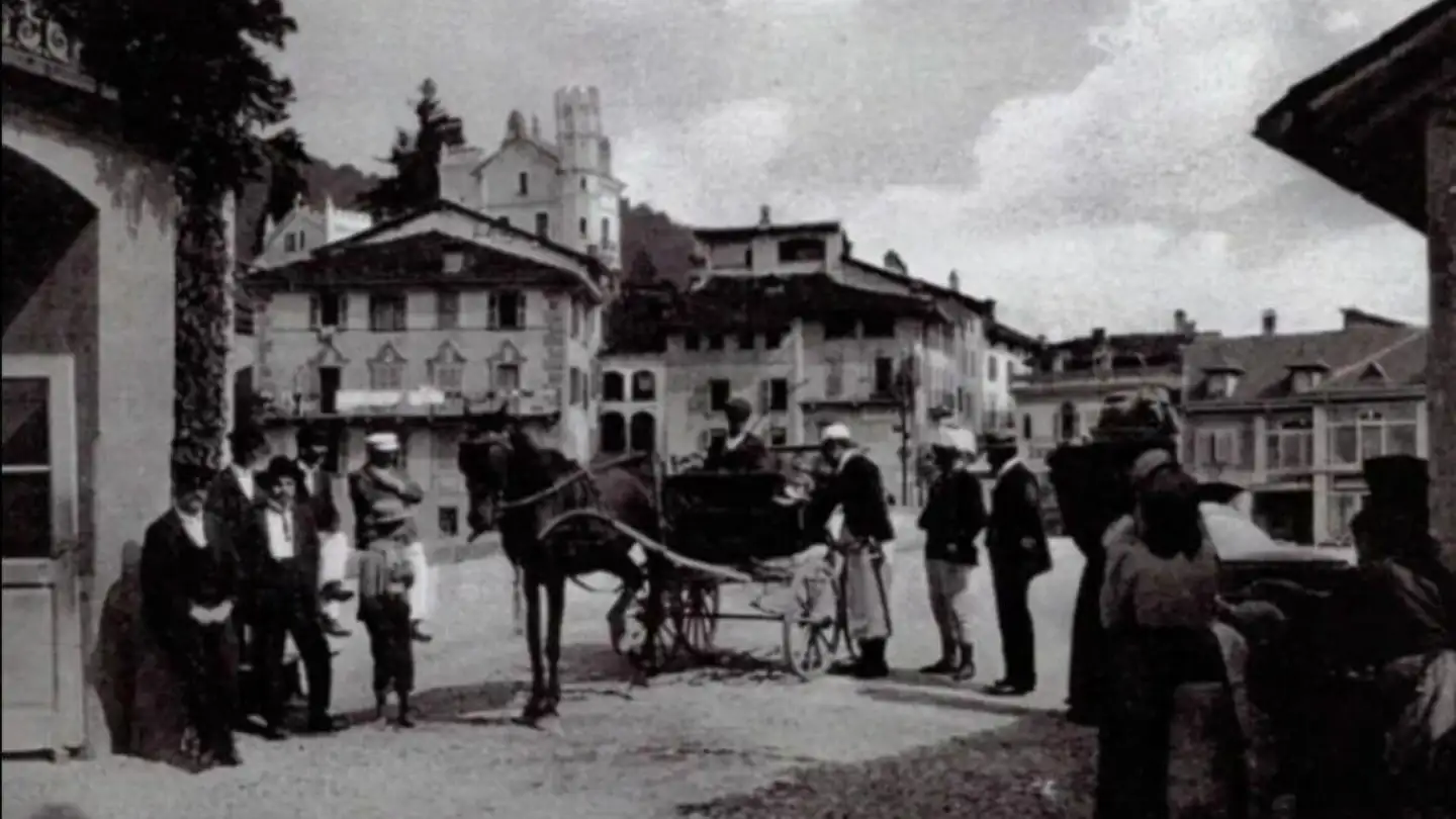 Mischgenutztes Gebäude kaufen - Piazza Dogana, 6988 Ponte Tresa