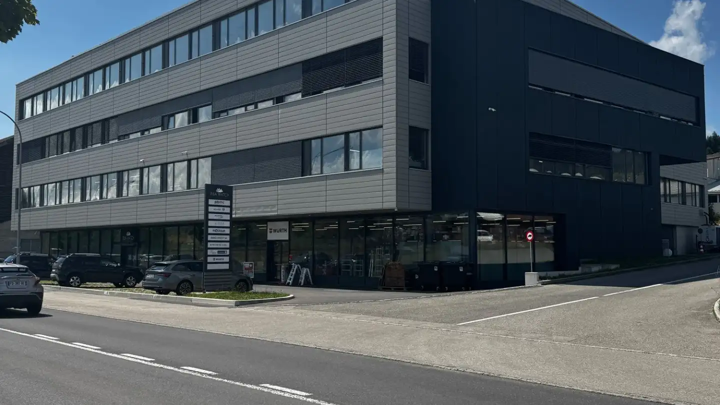 Proprietà industriale in affitto - Boulevard Des Eplatures 64, 2300 La Chaux-de-Fonds