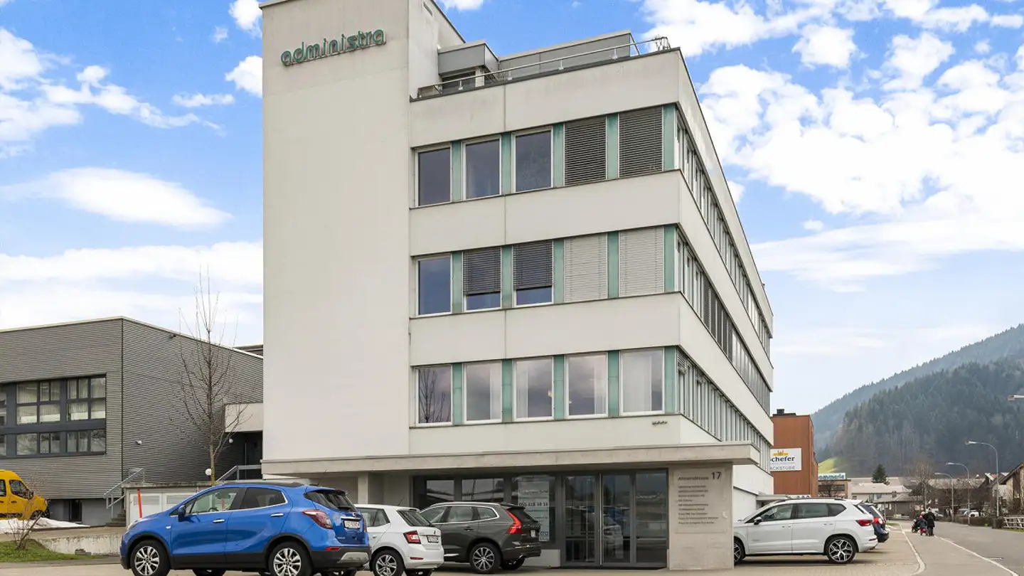 Commercial à louer - Allmeindstrasse 17, 8840 Einsiedeln