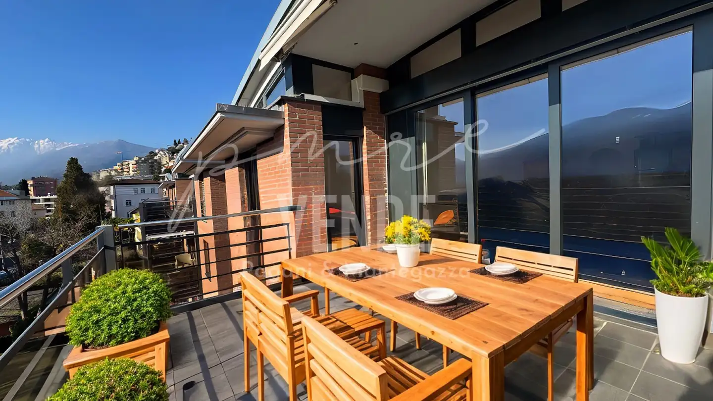 Attique à vendre - Via Sempione, 6600 Muralto