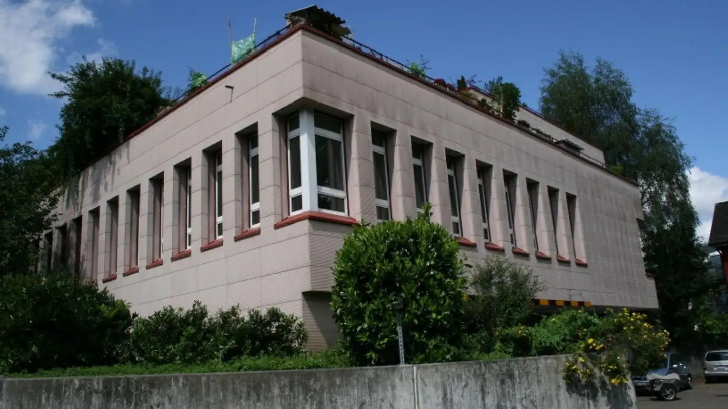 Commercial à louer - Breitwiesstrasse 75, 8135 Langnau am Albis