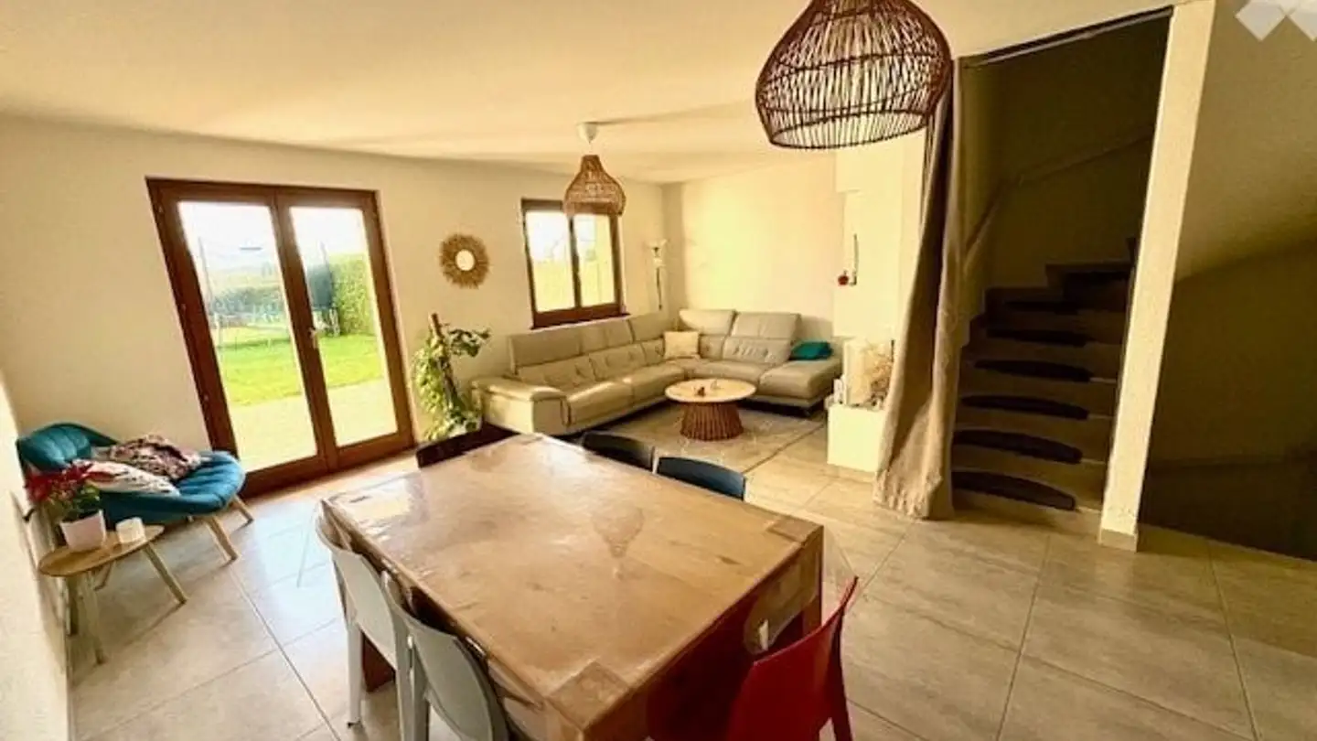 Single house for rent - 1239 Collex