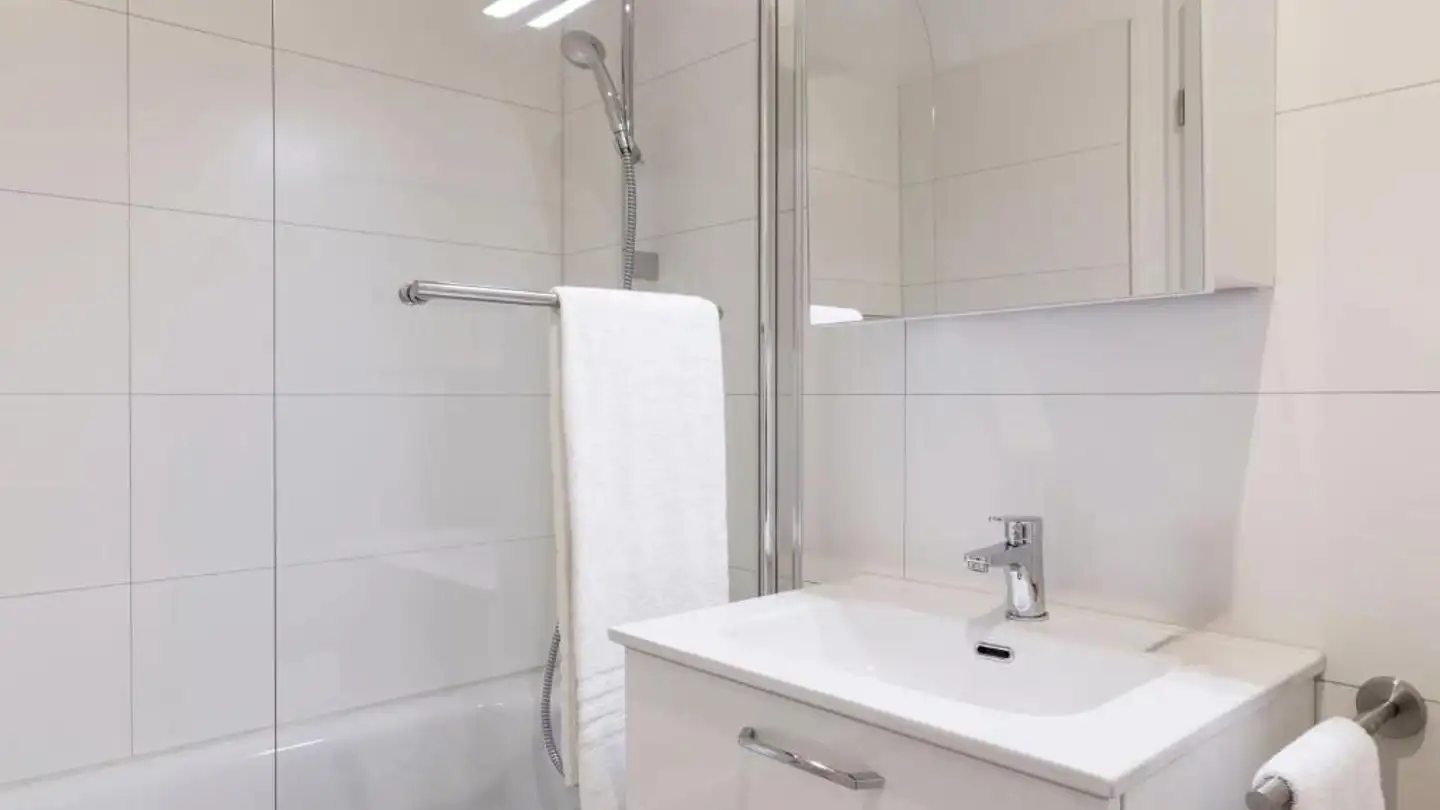 Furnished apartment for rent - Badenerstrasse 356, 8004 Zürich - Photo 4