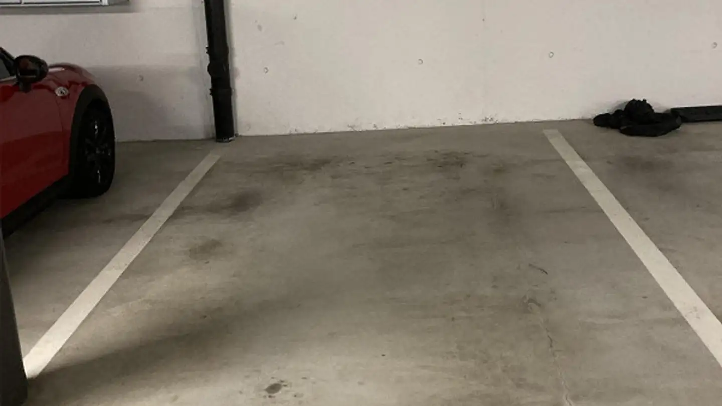 Tiefgaragenstellplatz mieten - Bannstrasse 23, 6312 Steinhausen