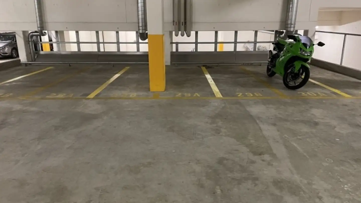 Indoor motorbike parking space for rent - Asylstrasse 68, 8708 Männedorf - Photo 3