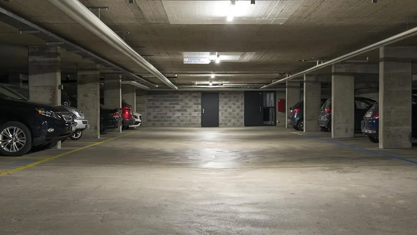 Place de parking intérieure pour moto à louer - Avenue de Châtelaine 81, 1219 Châtelaine - Photo 4
