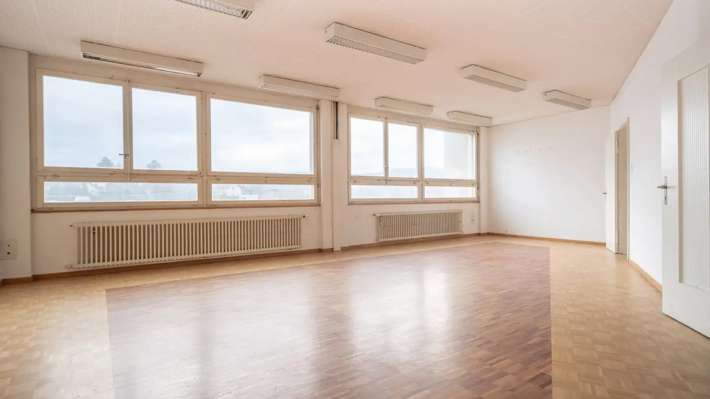 Office space for rent - St. Jakob-Strasse 170a, 4132 Muttenz