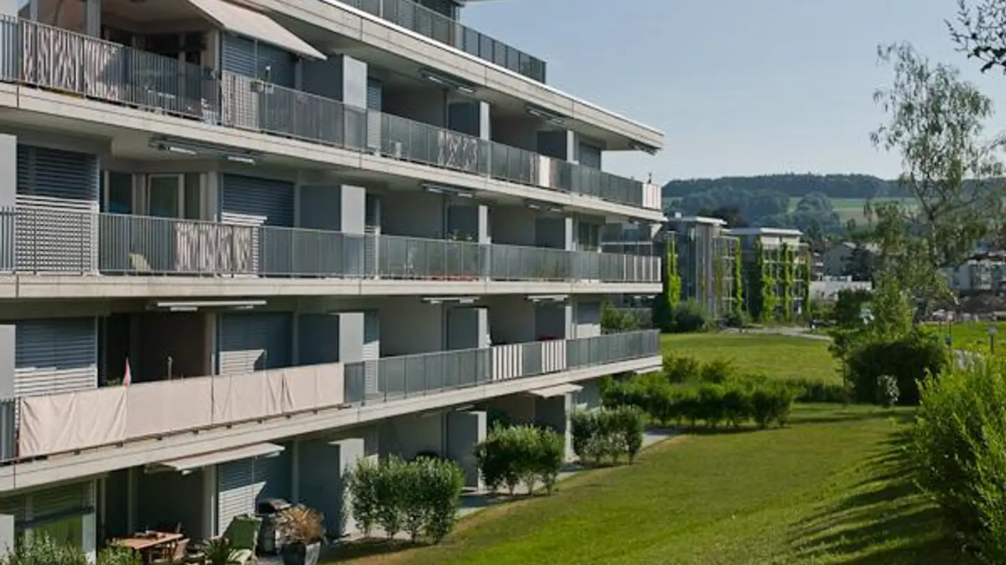 Place de parking souterraine à louer - Im Feld 10, 8180 Bülach