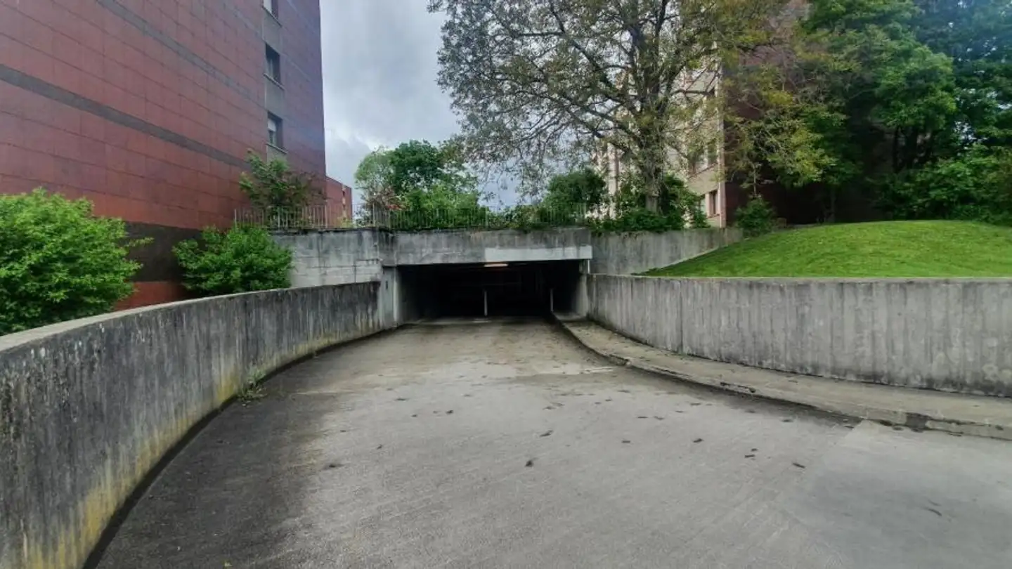 Underground parking space for rent - Heissgländstrasse 28, 4132 Muttenz