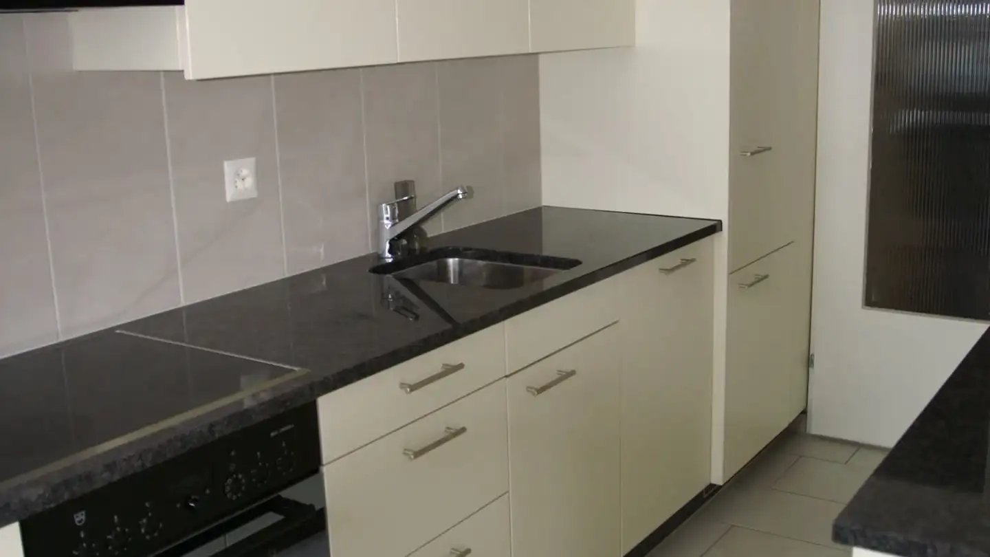 Apartment for rent - Adlibogenstrasse 21, 8155 Niederhasli - Photo 2