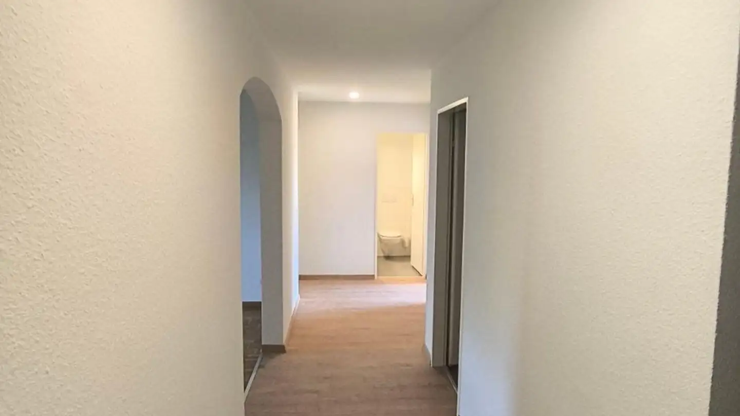 Apartment for rent - 8127 Forch