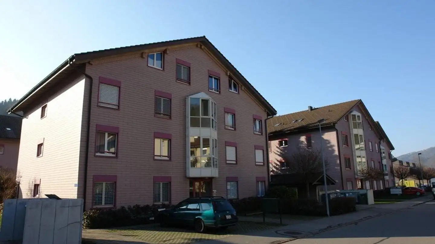 Tiefgaragenstellplatz mieten - Püntenstrasse 27, 8143 Stallikon